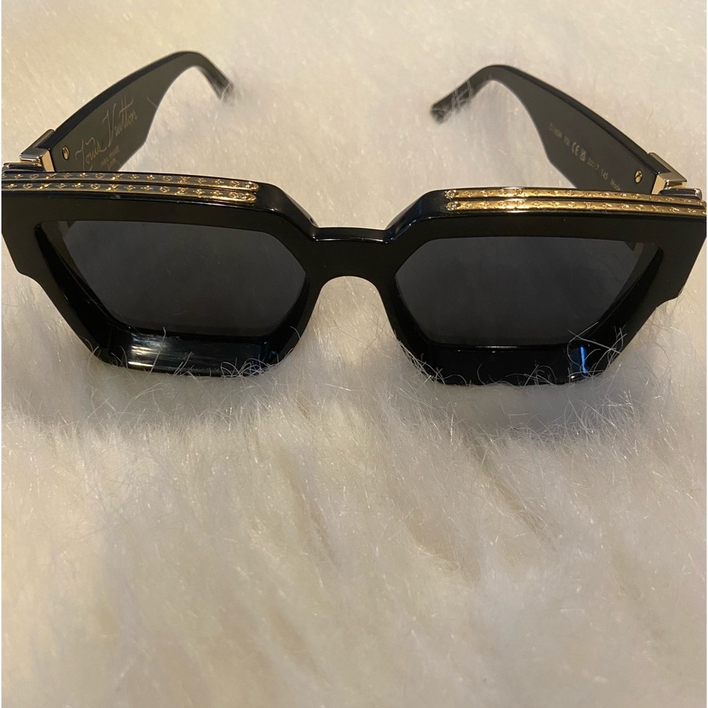 Authentic Louis Vuitton 1.1 Millionaires Sunglasses Z1165W 93L 55-17-145